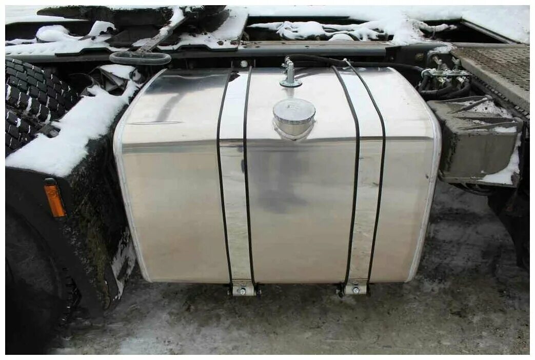 Бак топливный 2198083 daf xf106 590л. Бак топливный на даф 95xf380. Бак даф. Топливный бак даф 106 430л. Топливный бак daf.