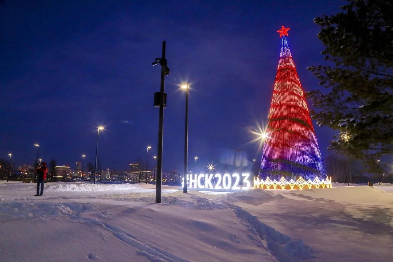 ЛДС Арена Новосибирск парк. Новый ЛДС В Новосибирске парк. Парк около ЛДС Новосибирск. Парк Арена Новосибирск новый год 2023. Новая ты новосибирск