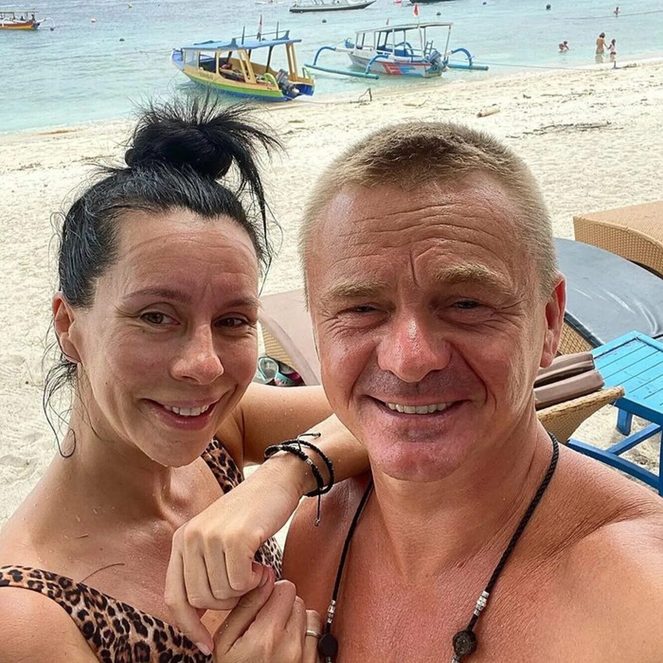 Владимир сычев и алеся великанова. Сколько лет актеру сычеву. Владимир сычев актер. Владимир сычев и алеся великанова. Владимир сычев рост вес.