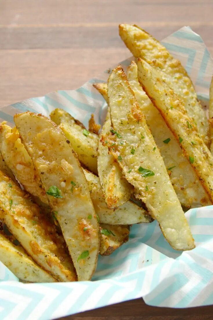 Хрустящие картофельные. Картофельные крискаты. wedges картошка. хрустящая картошка. картофель пармиджано.