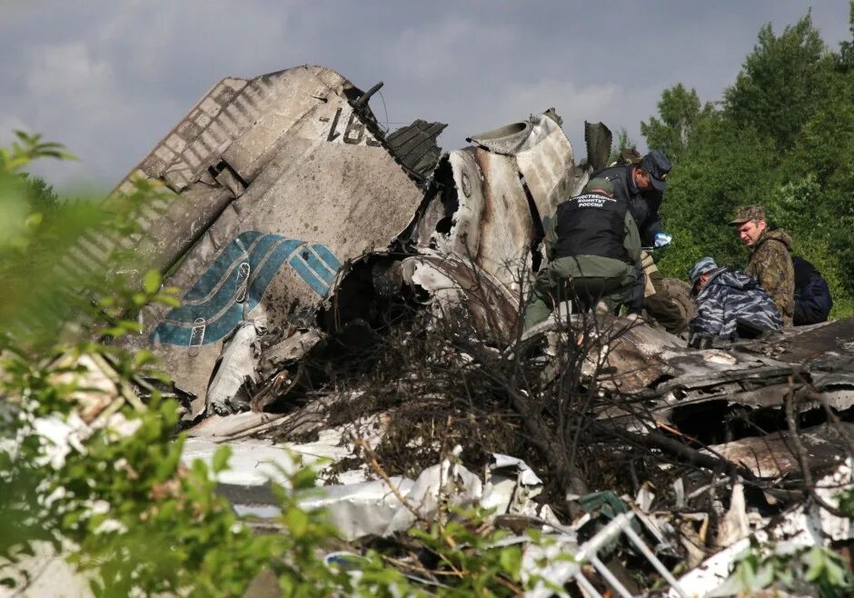 Список погибших в авиакатастрофе в иванове. Катастрофа ту-134 лебяжий луг. Ту 134 Иваново катастрофа. Катастрофа ту-134 в Иванове. Авиакатастрофа ту-134 в Иваново.