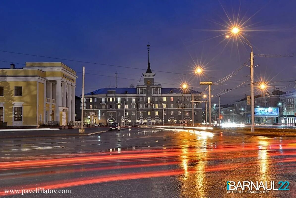 Барнаул бесплатнее ру. Ночной Барнаул. Барнаул шпиль ночью. Барнаул площадь октября ночью. Улица Ленина ночью Барнаул.