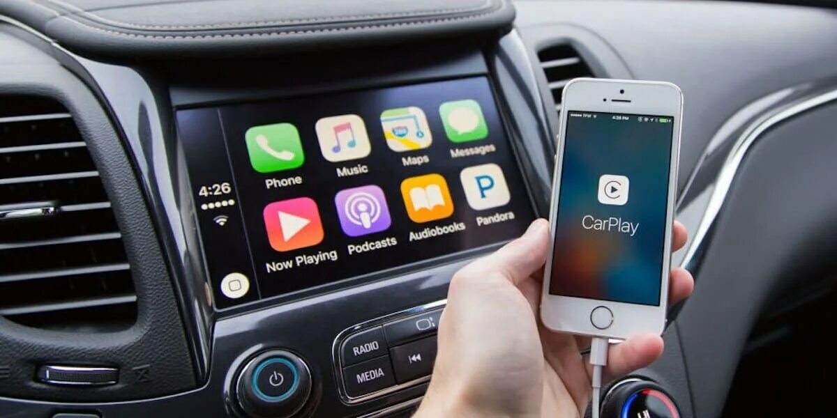 Подключение авто к телефону. CARPLAY на Camry 2018. CARPLAY Apple car. Apple CARPLAY Touareg. CARPLAY Камри 70 правый руль.