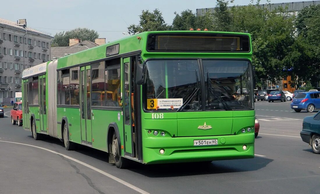 Какой автобус лучше. Автобус Псков. Автобус тройка. Псковские автобусы. Новый автобус Псков зеленый.