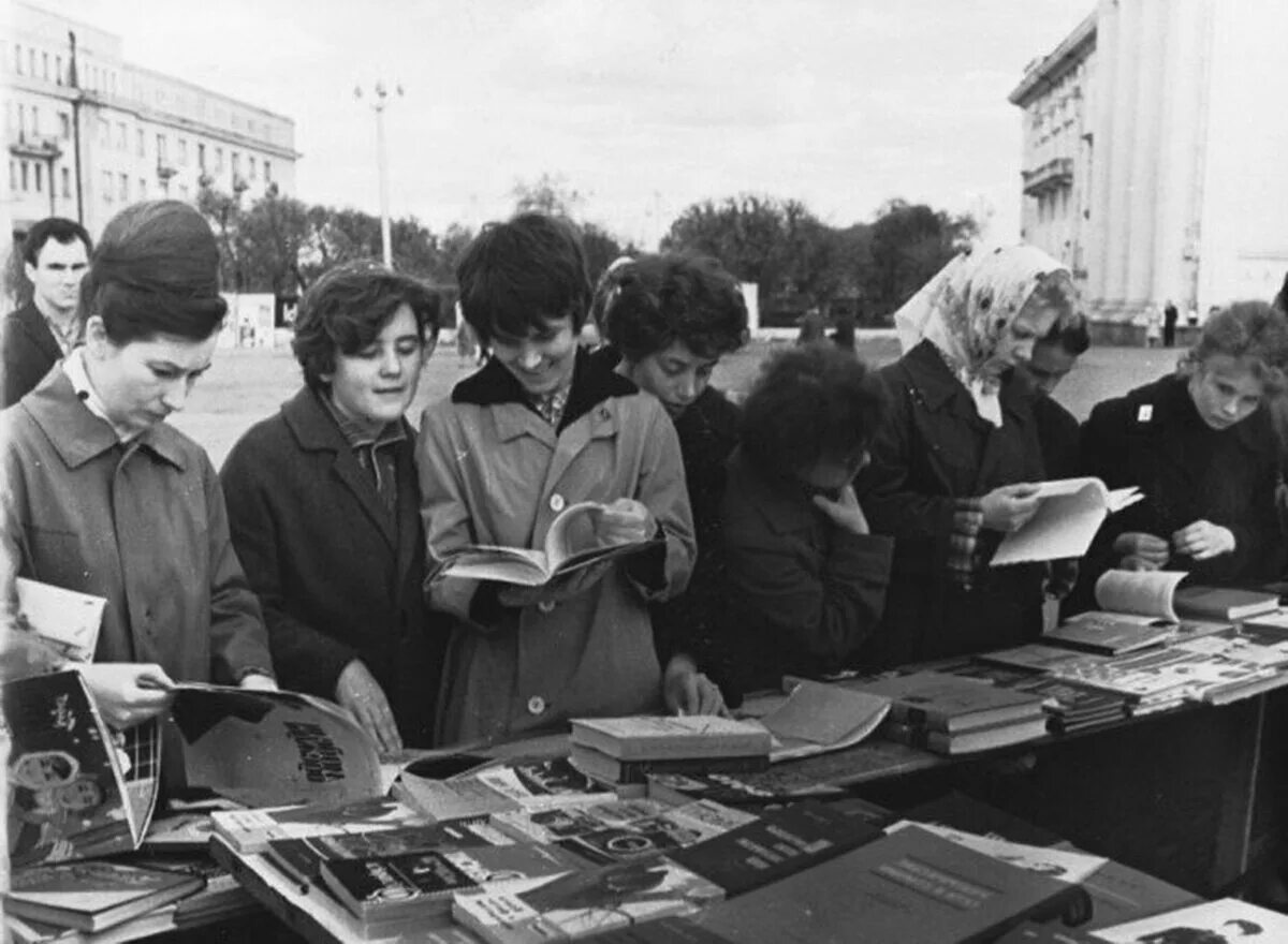 СССР 1960-Е. Чтение в Советском Союзе. Советские люди. Культура 1960. Писатели 1950 1980 годов