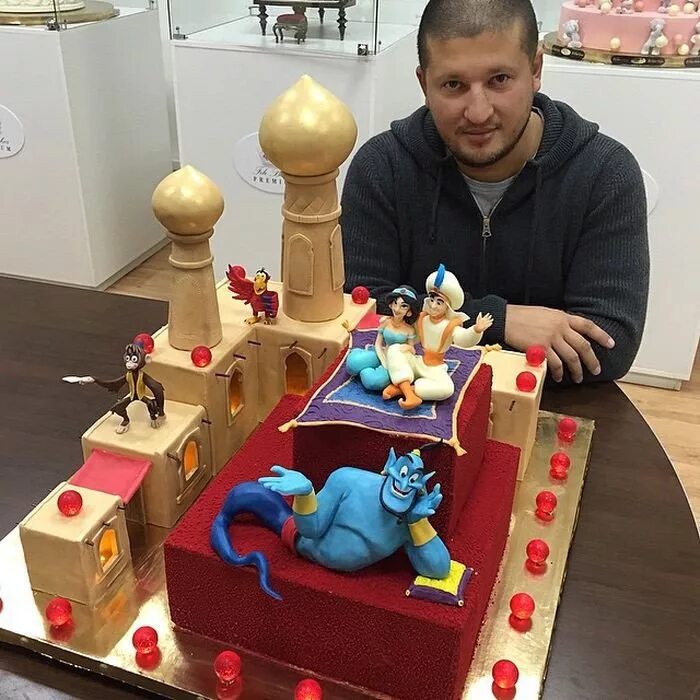 Ренат агзамов дети. Кондитер ренат агзамов. торт аллад ринат агзамов. торт гарри поттер ренат агзамов. торты рената агзамова аладин.