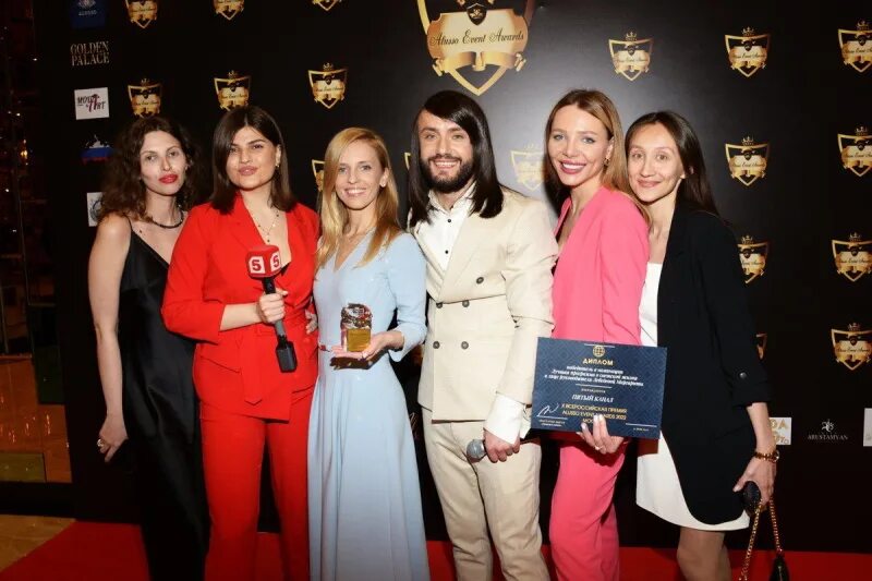 Премия Alusso event Awards 2022. Звездные ведущие на мероприятие. Звёздный ведущий на мероприятие. Светская премия. Премия лучший 2022