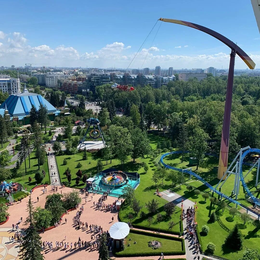 Дивоостров в санкт петербурге. Диво-остров Санкт-Петербург аттракционы. Питер Крестовский остров аттракционы. Парк аттракционов СПБ диво остров. Крестовский остров Санкт-Петербург парк.