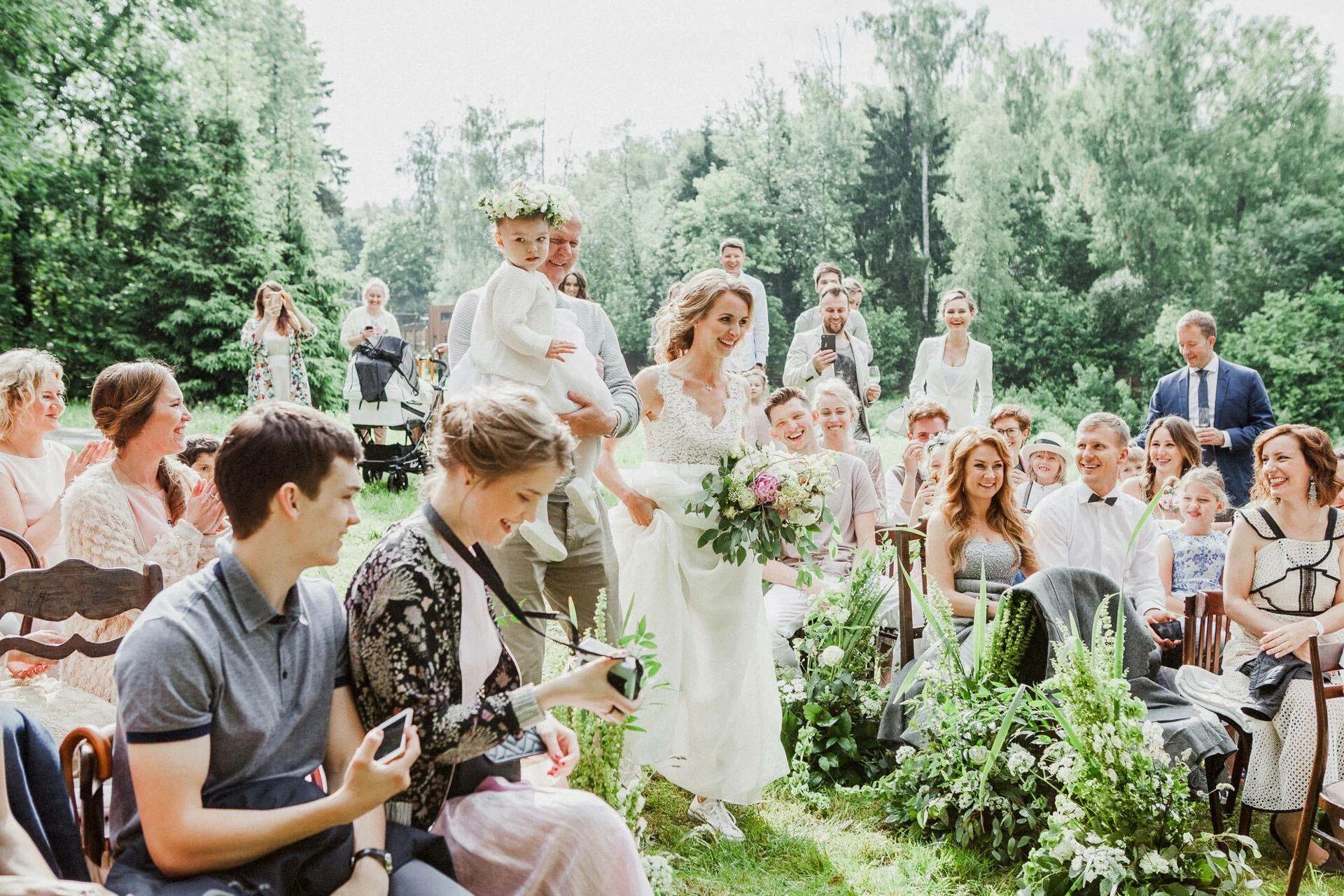 Небольшая свадьба. Семейный стиль на свадьбу. Свадьба в семейном кругу. Масштабная свадьба. Свадьба на 30 человек we wed