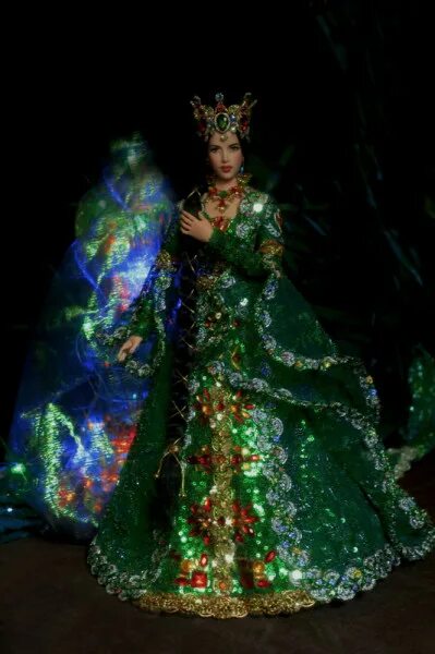 хозяйка медной горы костюм. платье хозяйки медной горы было расшито. хозяйка медной горы картинки. платье хозяйки медной горы было расшито 2464. корона хозяйки медной горы.