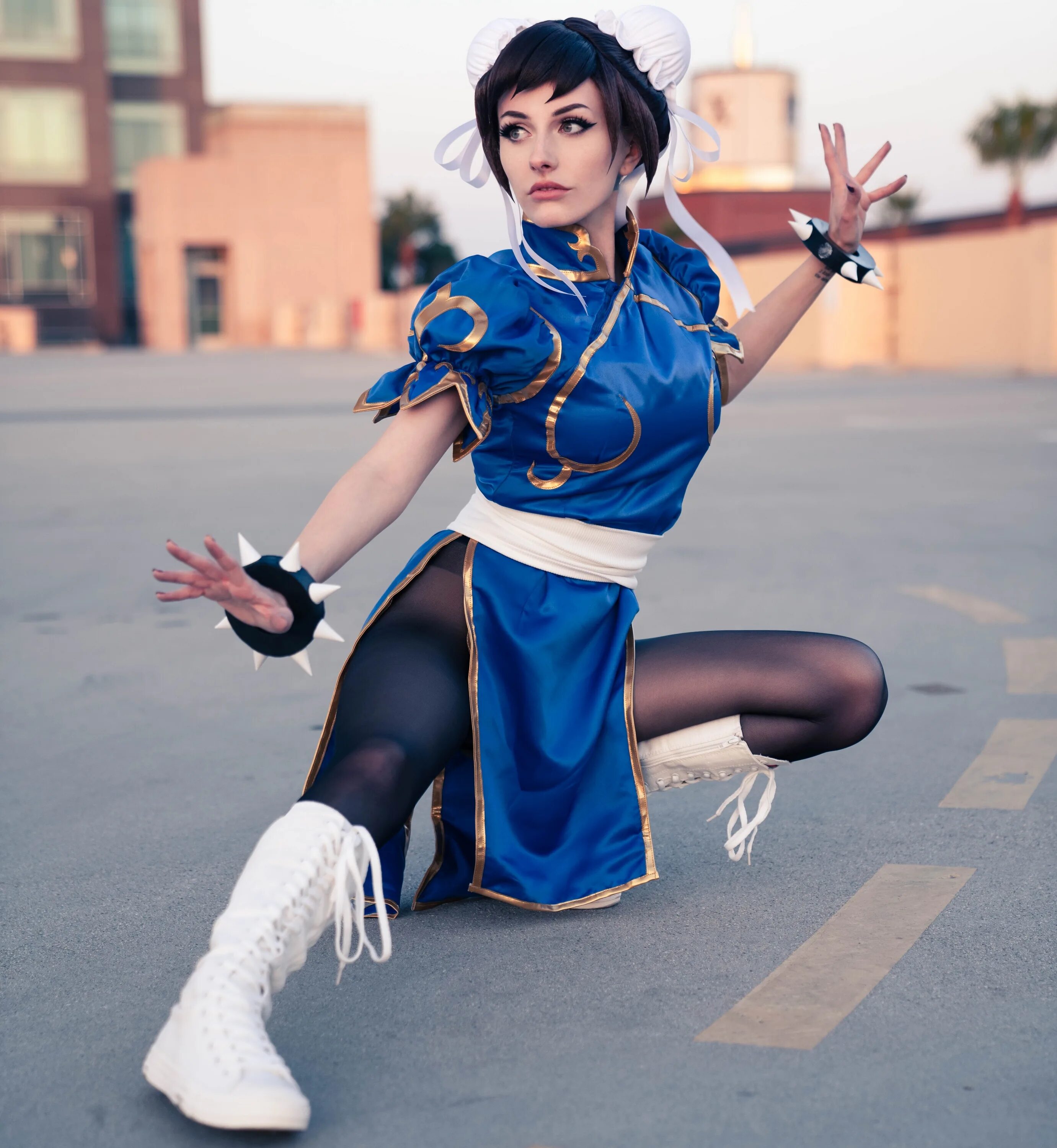 Cosplay chun. Чунь ли косплей. Чунь Юнь косплей. Street Fighter персонажи женские. Косплеерша rolyatistaylor.