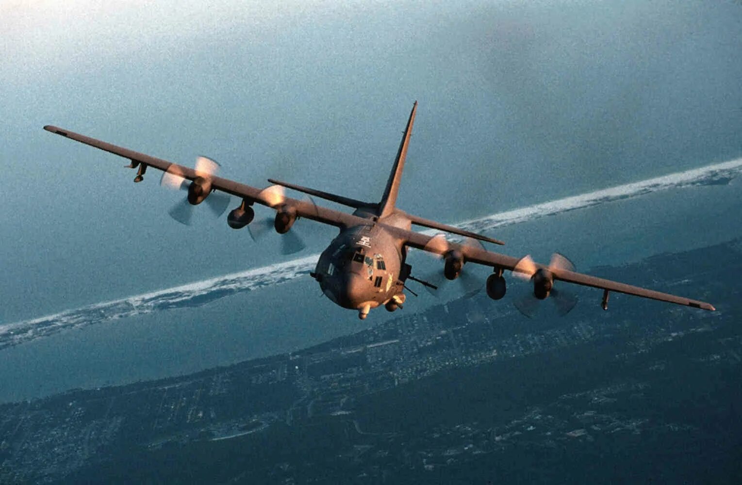 Против авиации. Ac130 above. Самый живучий самолет.