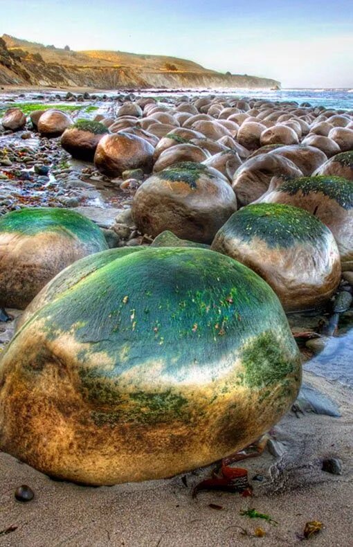 Вода образуется в камнях