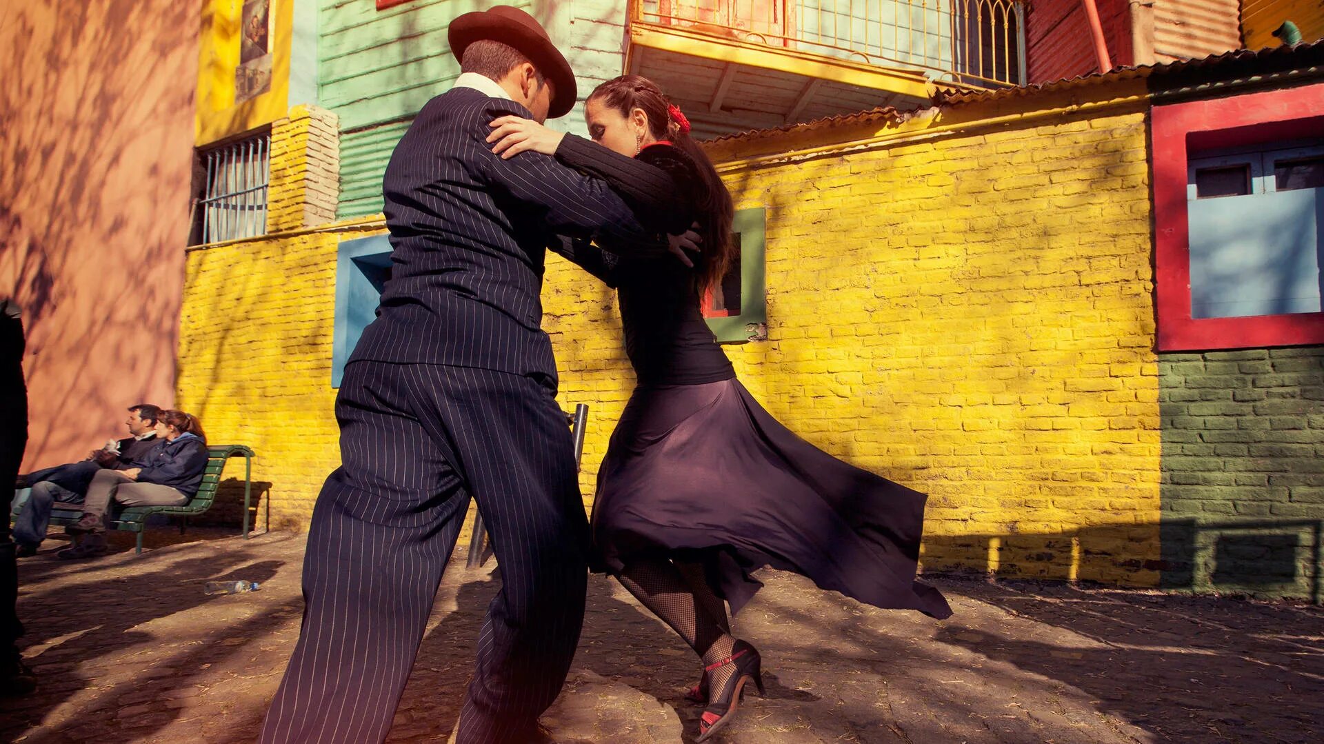 Мы танцуем танго пьем. Буэнос-Айрес Аргентина танго. Танго Буэнос Айрес милонги. Аргентина танец танго. Фестиваль танго в Буэнос-Айресе.