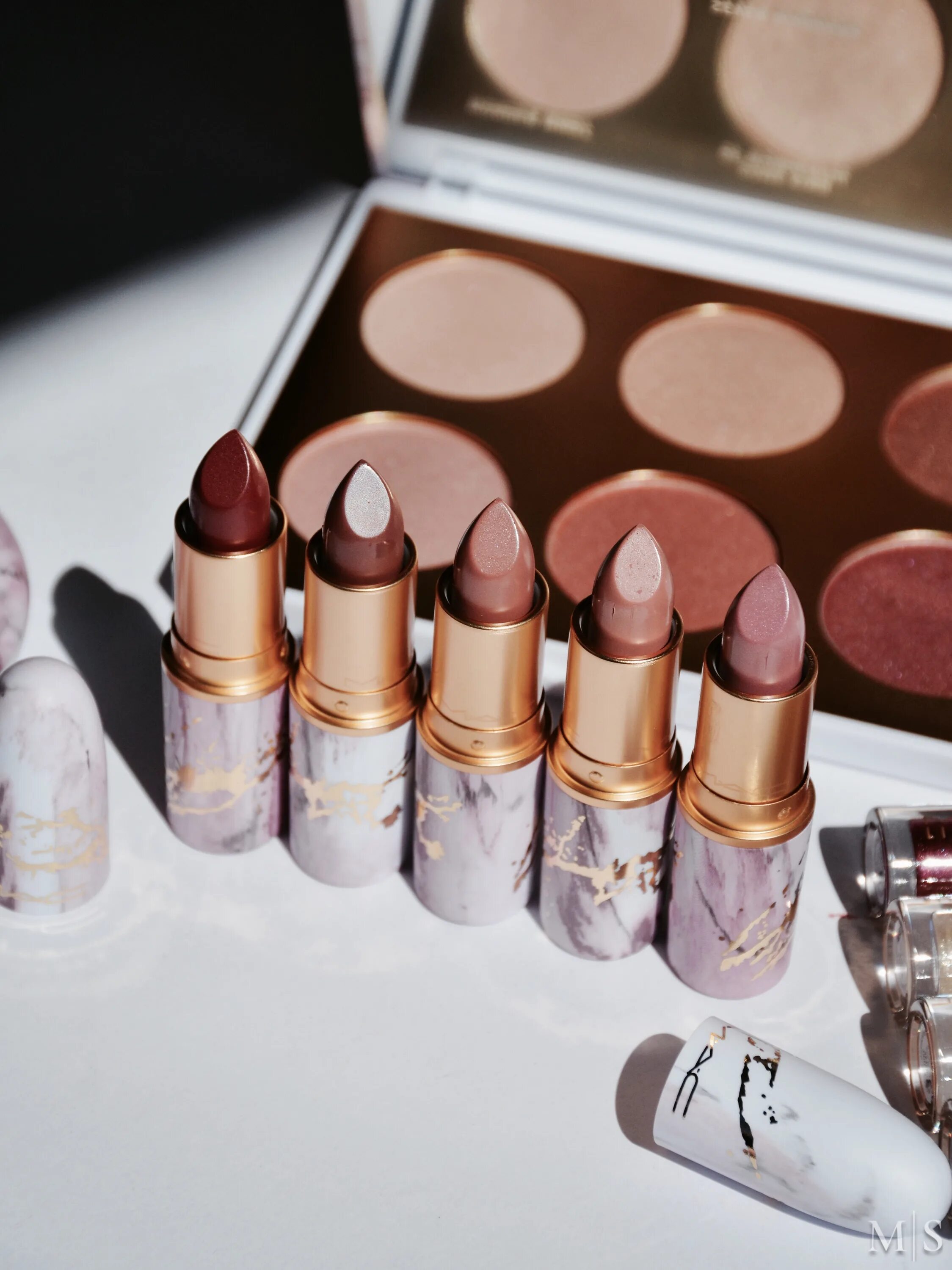 Астрономия арты. Mac косметика реклама. Книга белый тигр аравинд адига. Wonder collection. Wonder boy returns.