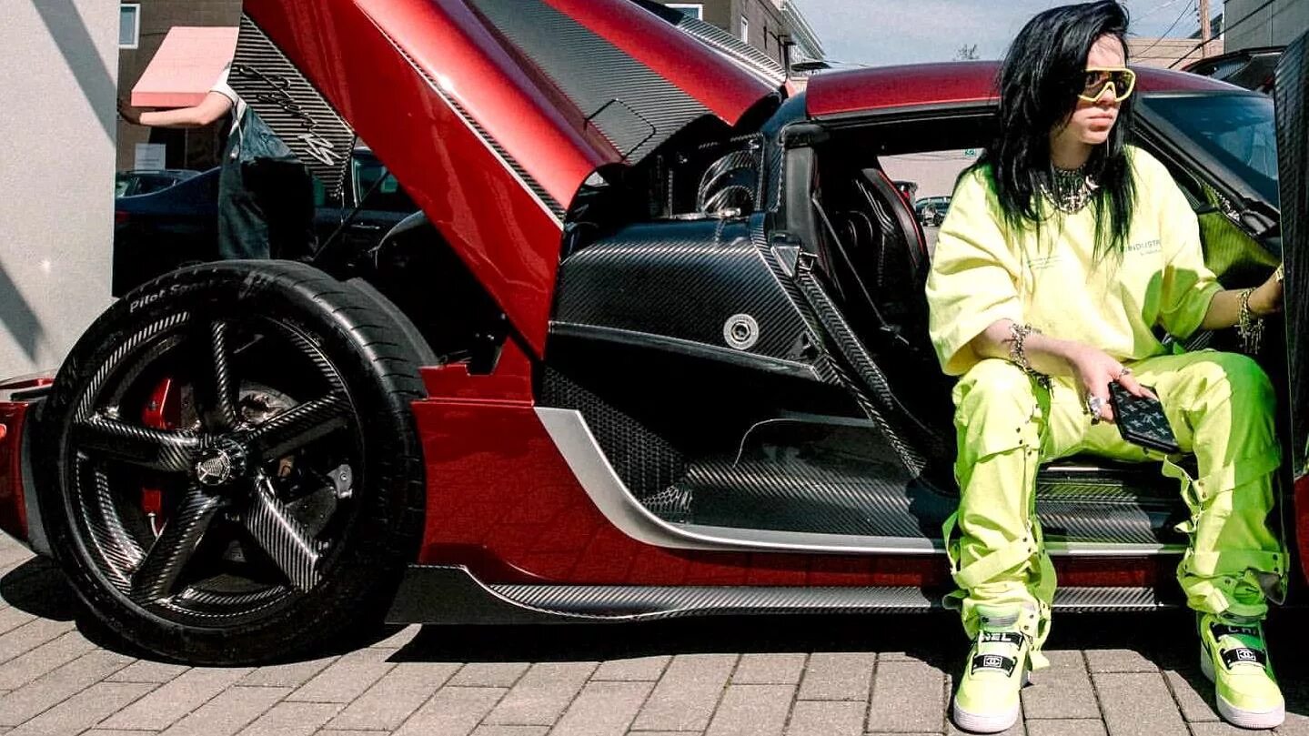 Billie eilish 2023. Додж челленджер билли айлиш. Camaro chevrolet z28 stranger things. Машина билли айлиш марка. Машина билли.