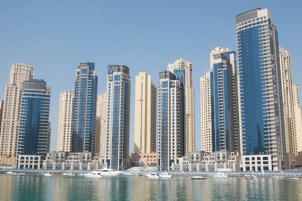 Дубай real Estate. Emaar здание Dubai Marina. Дубай Эстейт. Можно жить в дубае