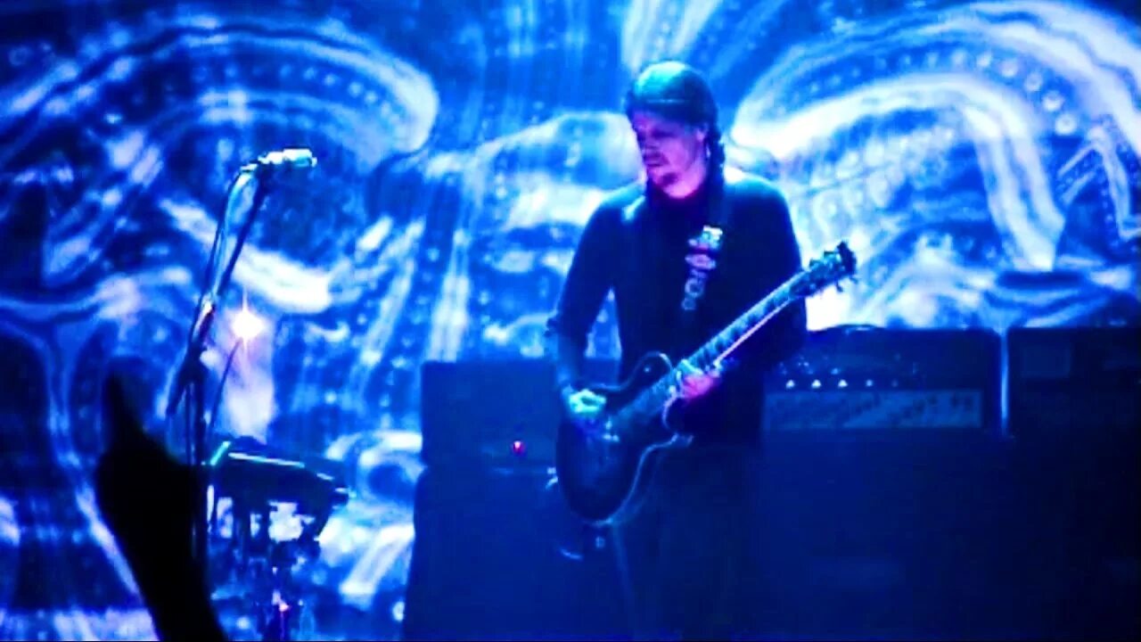 Tool living. Tool концерт. Tool Live. Кинан на концерте Tool. Tool Live 2022.