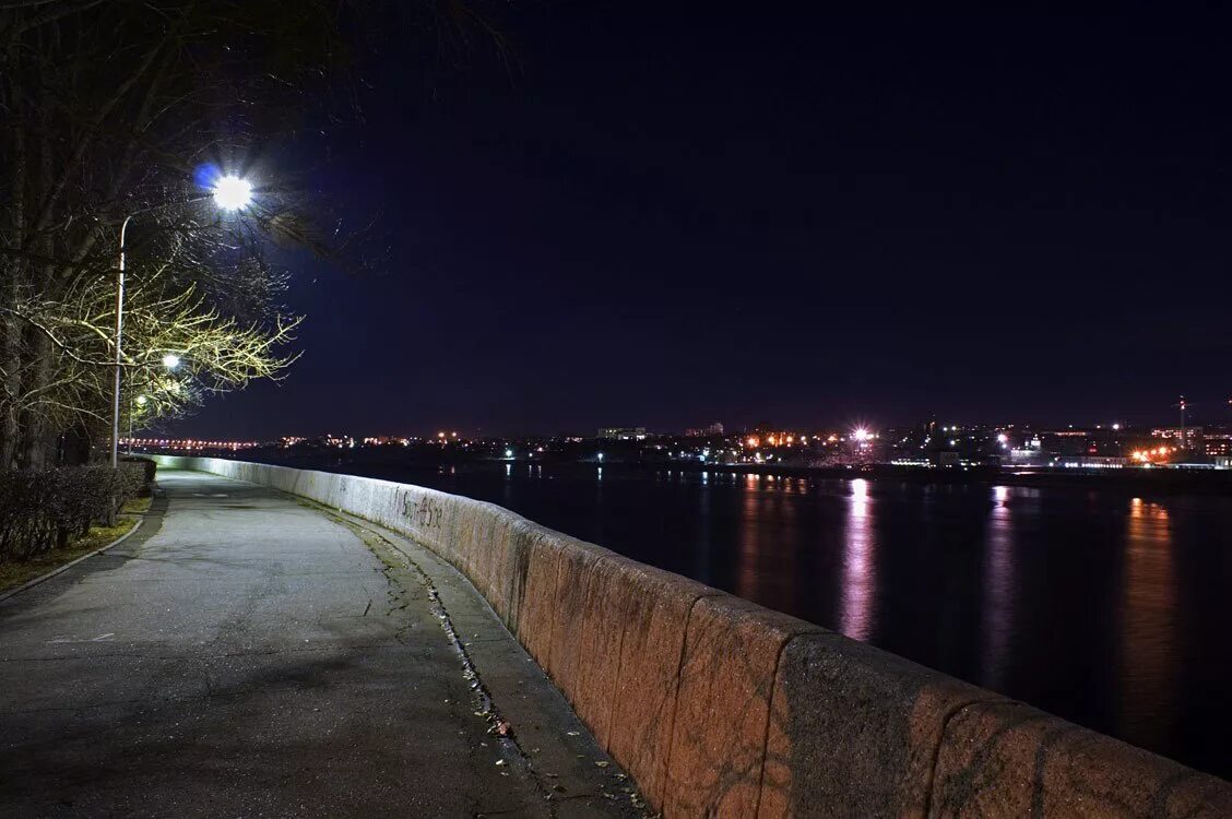 Набережная Иркутска ночью. Ночной Иркутск Ангара. Ночной Иркутск мост. Нижняя набережная Иркутск ночью. Вечером 1 ночью 0