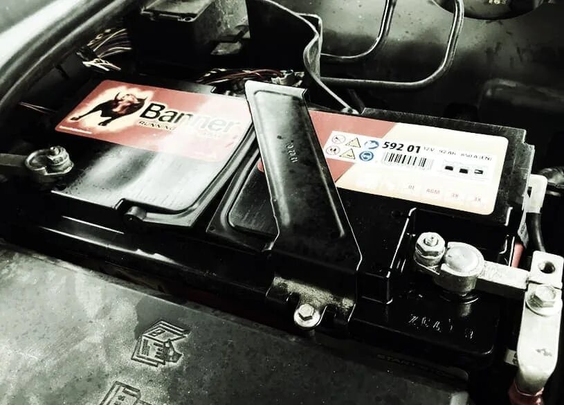 Land rover спорт 2 дизель аккумулятор. Акб ленд. 0 дизель аккумулятор. Акб ленд. Land rover discovery 1996 аккумулятор.