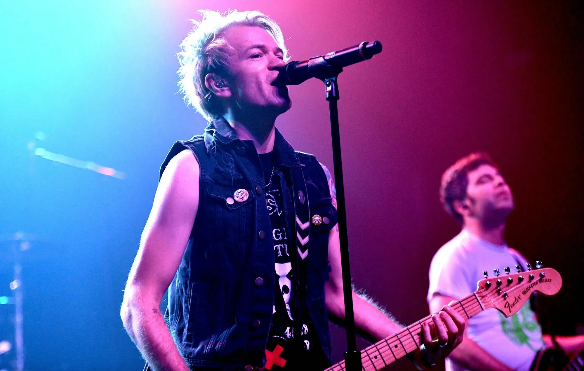 Sum 41 2025. Дерик уибли. sum 41. бас гитарист группы sum 41.