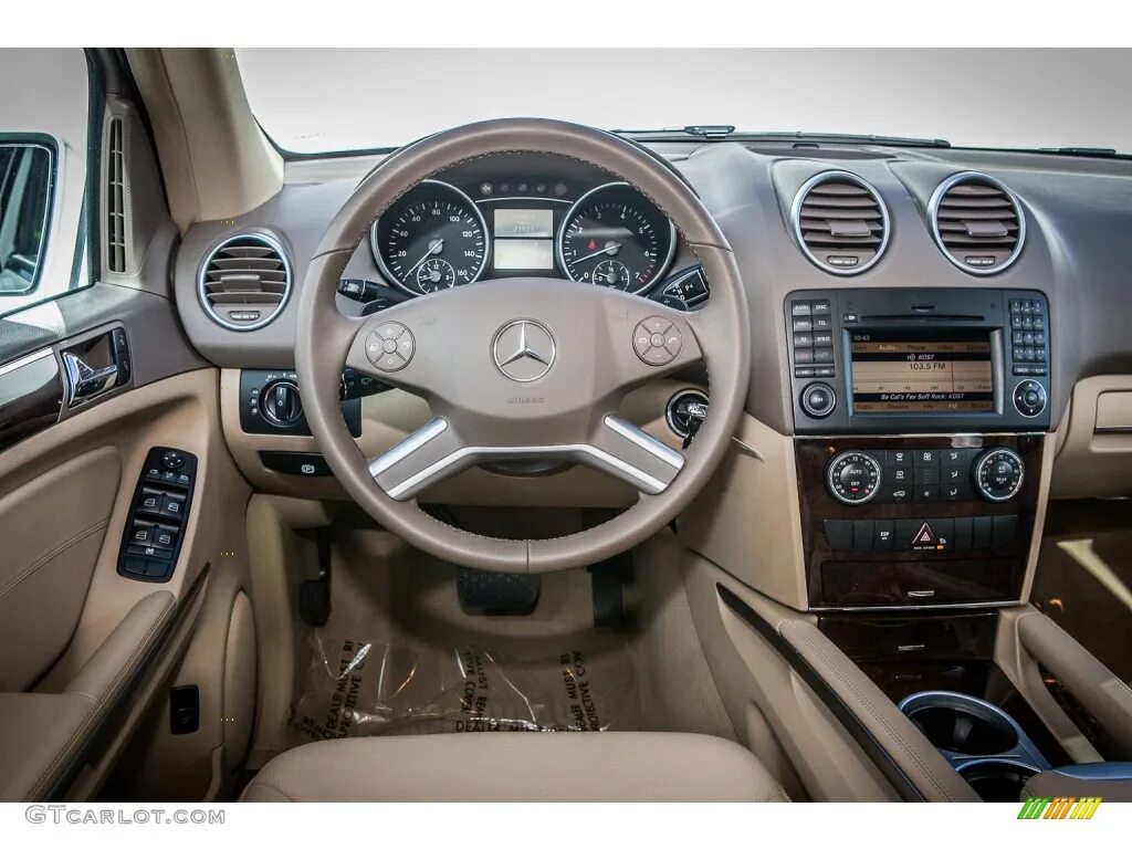 Мерседес мл 2010. Mercedes benz ml 2010. мерседес мл 350 2010. мерседес ml 350 2010 года.