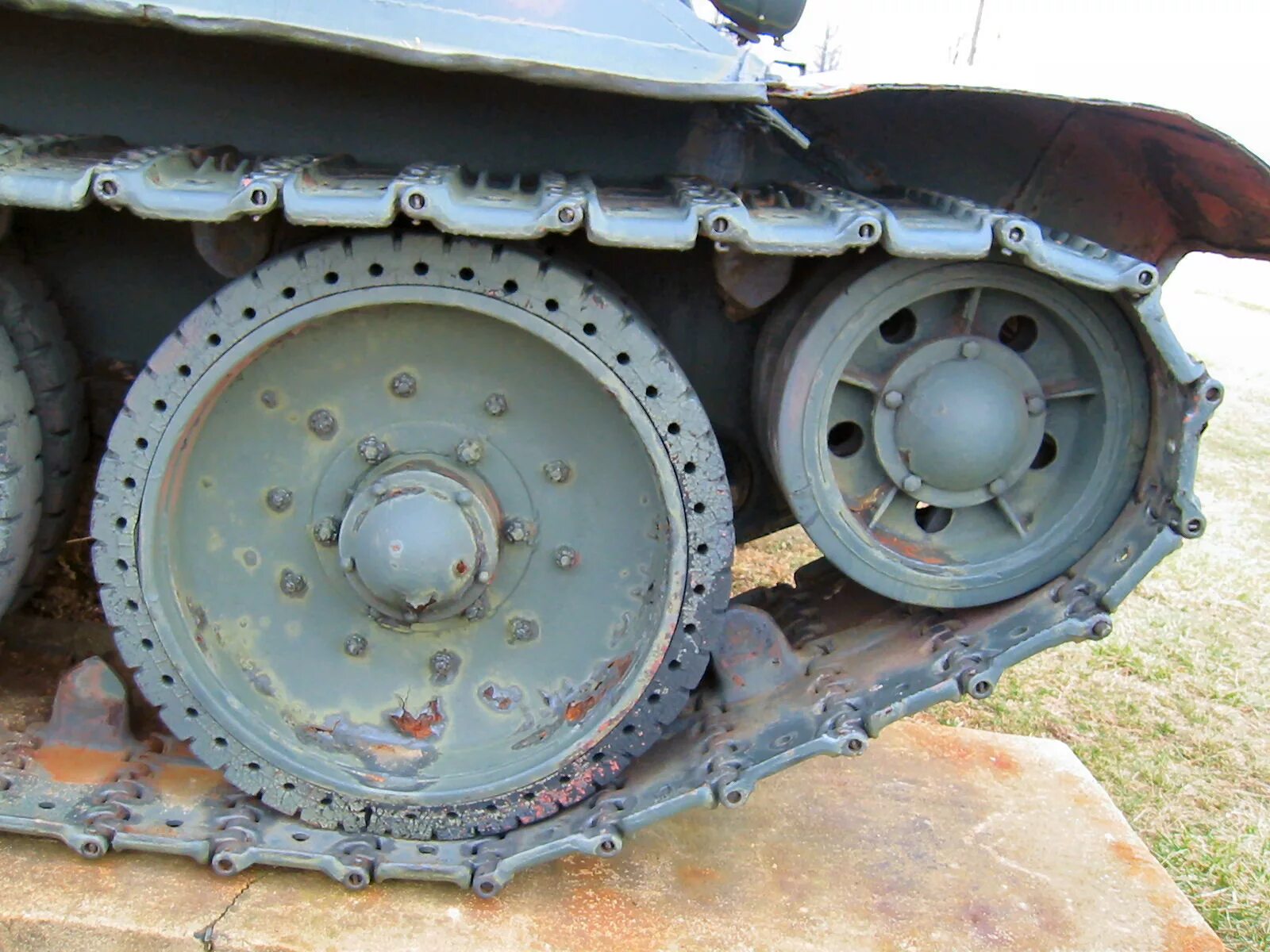 гусеница т34. гусеницы танка т-34-85. гусеница т34. гусеница т-34-76. гусеницы танк 34.