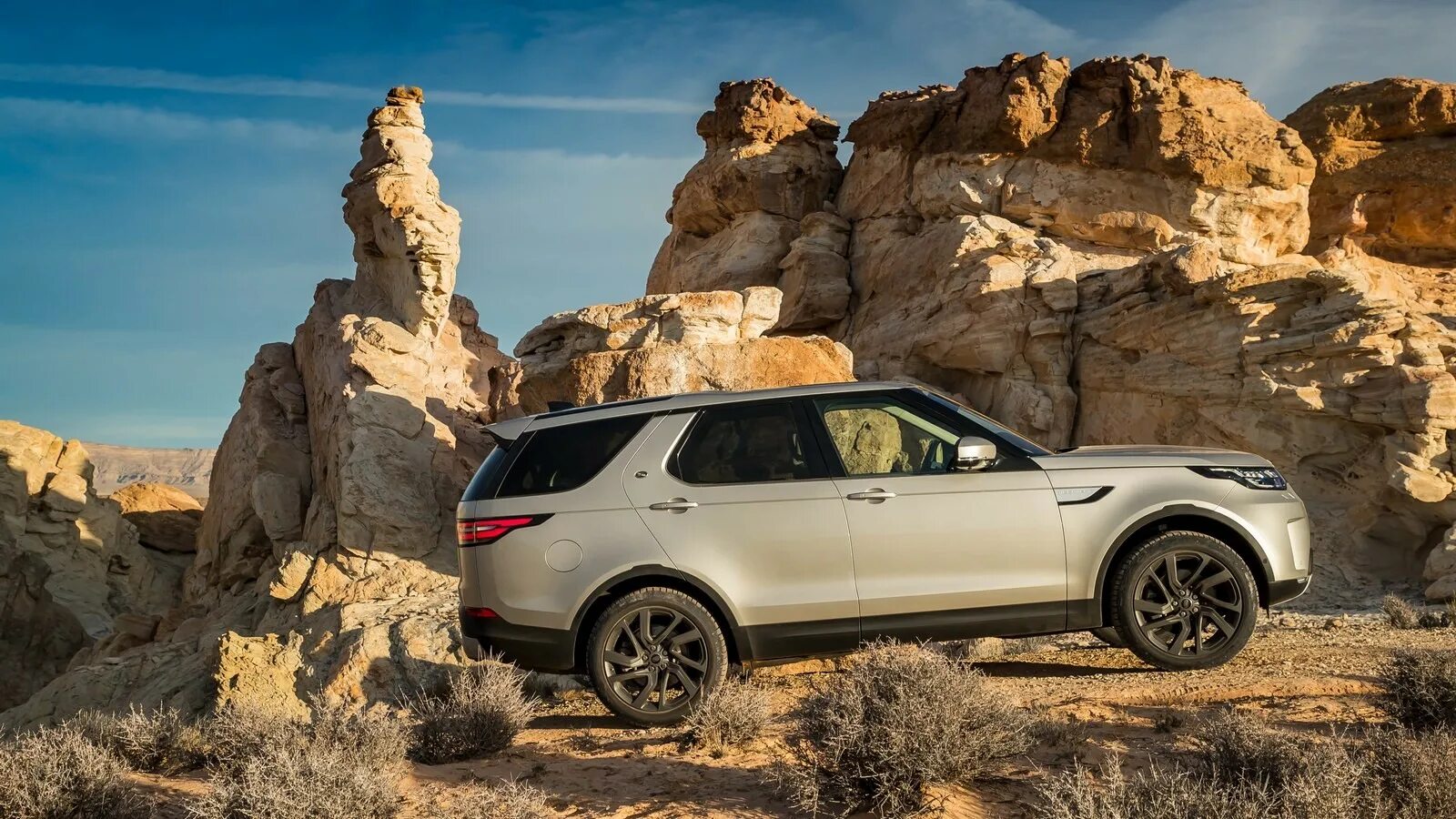 Где дискавери. Ленд ровер дискавери. ленд ровер дискавери 5. land rover discovery 4 2017. land rover discovery 5 hse.