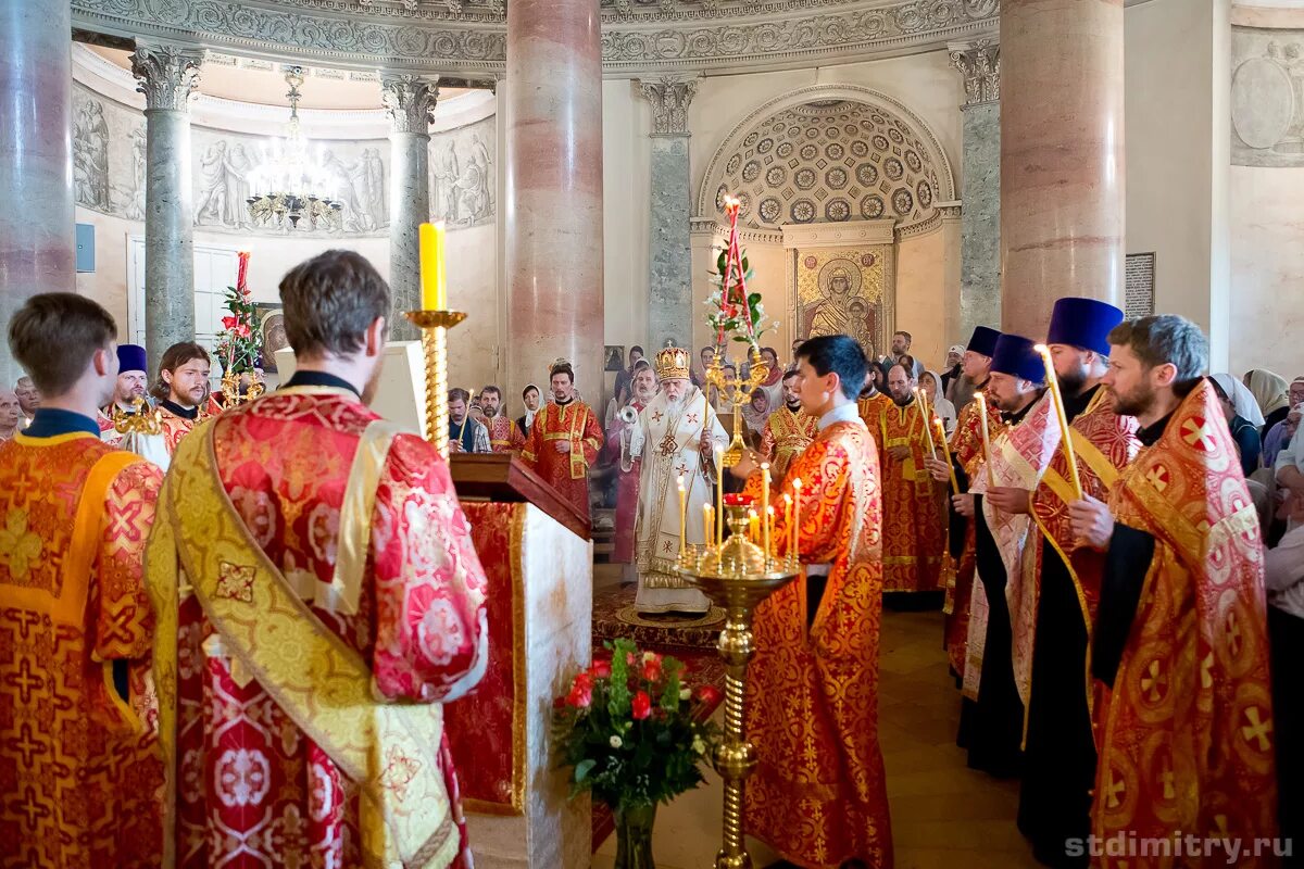 Царевича димитрия расписание. Всенощное бдение храм царевича Димитрия. Храм царевича димиирия Россич. Храм царевича Димитрия Пасха.