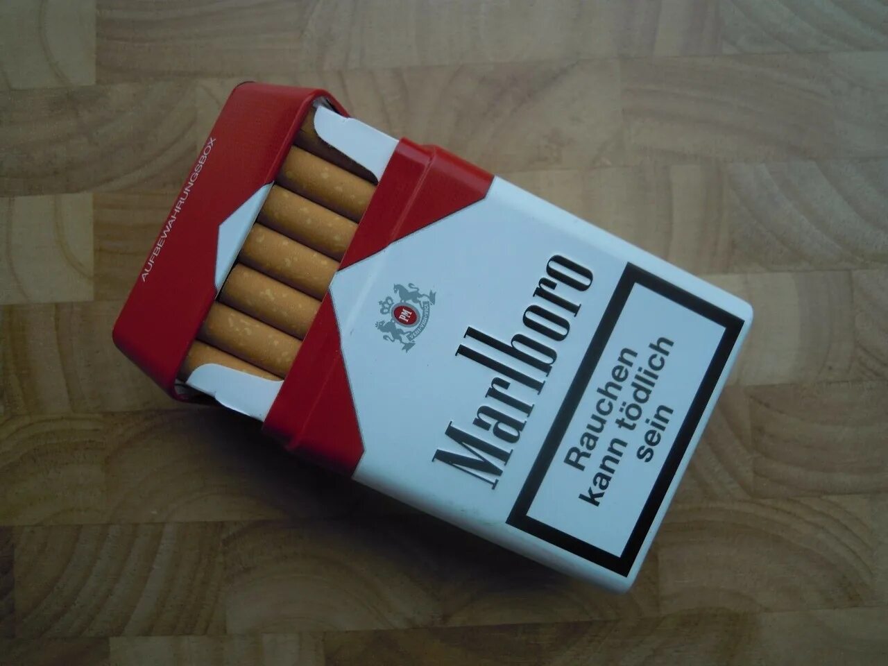 Купить мальборо красный. Сигареты Marlboro Red. Сигарет Мальборо красный 2020. Marlboro красная пачка. Пачка сигарет Мальборо красный.