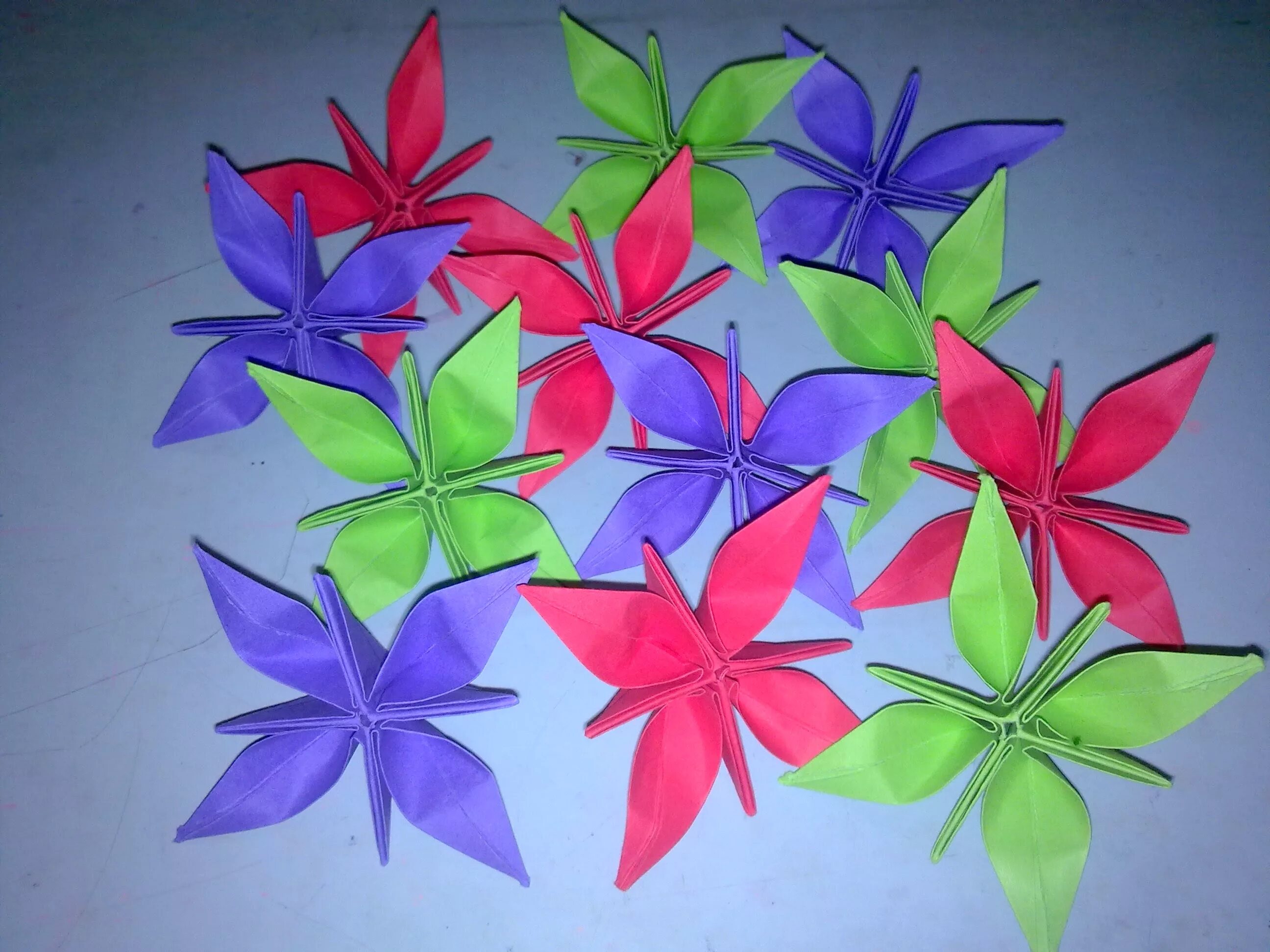 Cveti Arigami. Красивые цветы оригами. Оригами цветочек. Мастер класс оригами цветок.