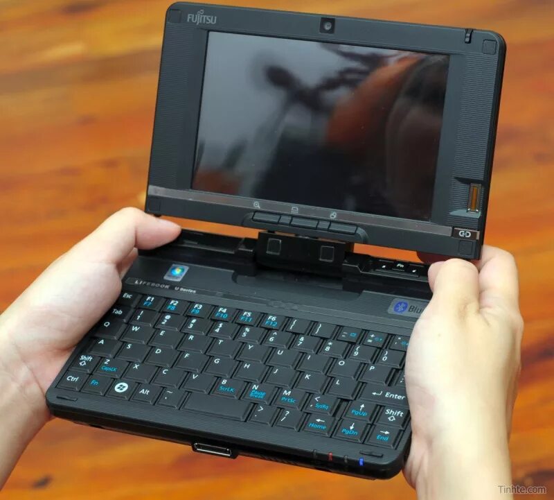 Модели маленьких ноутбуков. Mini Laptop Fujitsu 2022. Самый маленький ноутбук. Маленький ноутбук за 1000. Мини ноутбук за 1000 рублей.