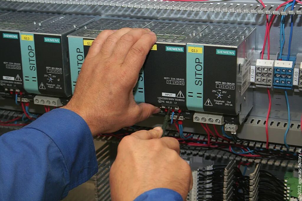 Siemens 511 частотный преобразователь. Блок питания для контроллера Сименс. Промышленный контроллер. Монтаж систем автоматизации. Собираем автоматику