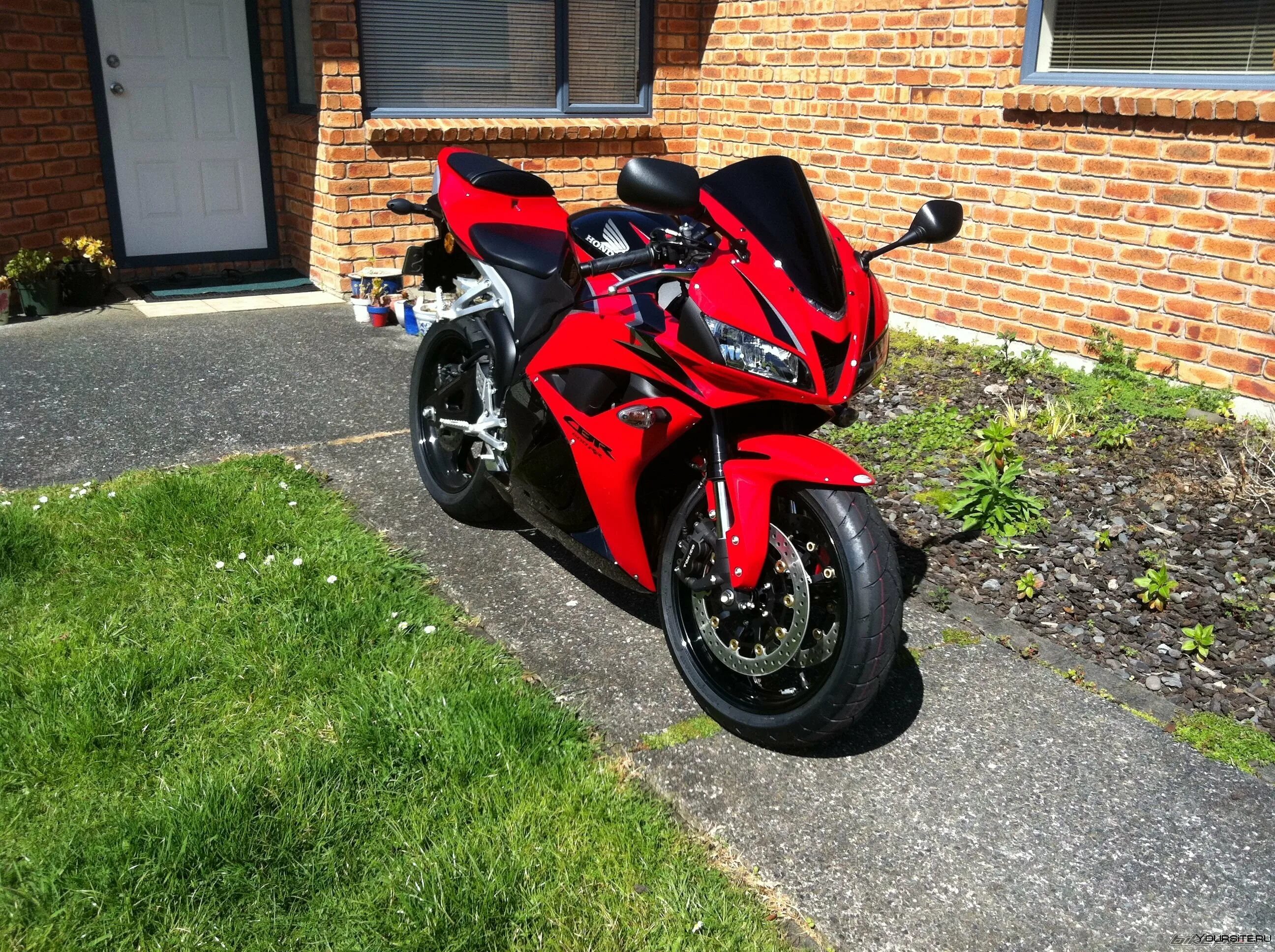 Yamaha r1 2004 красный. Хонда сбр 600 красный. Спортбайк бу авито. Спортбайк бу авито. Mv agusta спортбайк.