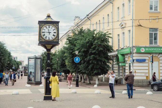 Трехсвятская москва. Трехсвятская улица Тверь. Г. Тверь ул. Трехсвятская д.19. Часы на Трехсвятской Тверь. Трехсвятская 6.