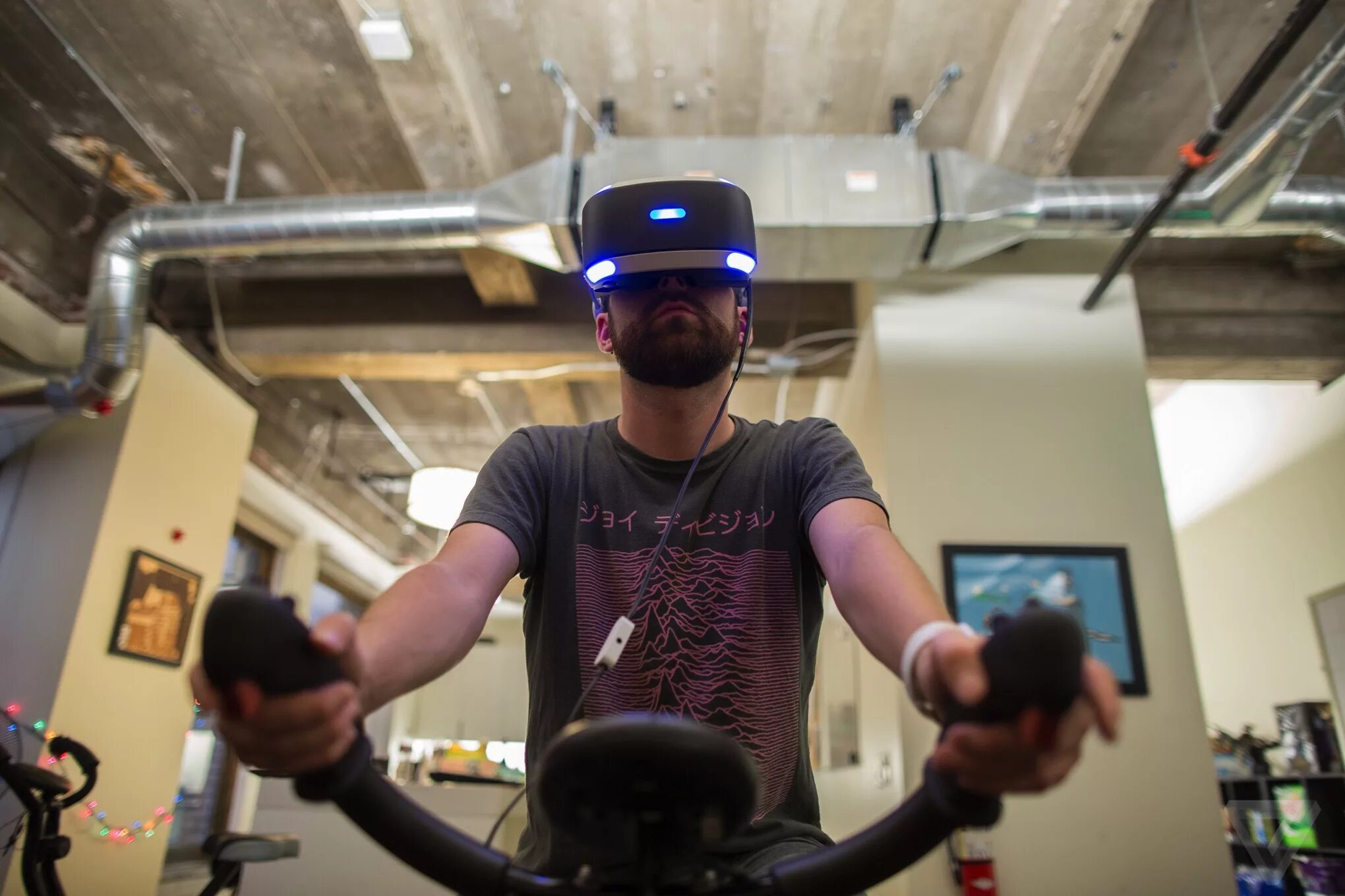 Vr фитнес. Виртуальная реальность фитнес. Виртуальная реальность в спорте. VR тренировки. Тренировка в виртуальной реальности.