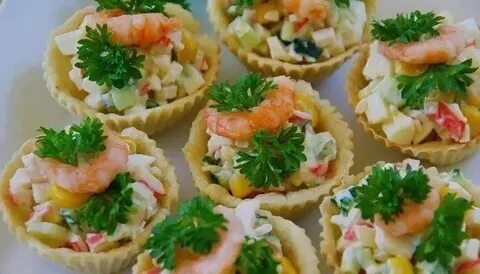 Салат с креветками в тарталетках