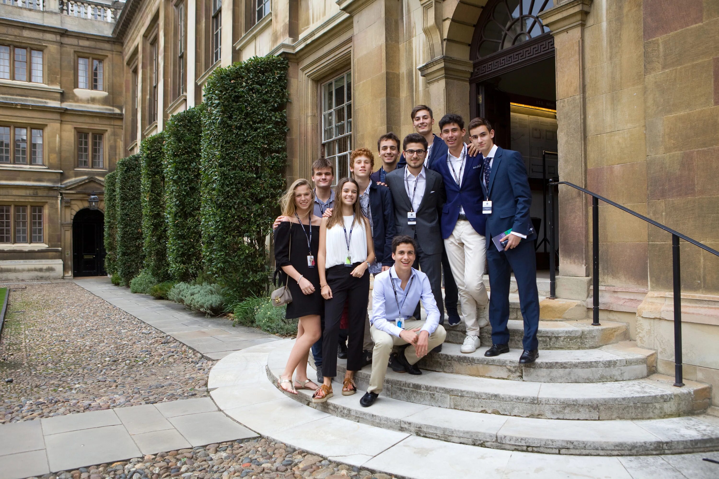 Summer school university. Оксфорд Академия. Роял Оксфорд. Летняя школа Oxford Royale. Оксфорд студенты.