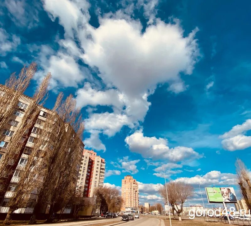 Пермь улица трамваи. Эстетика липецка города. Утро липецк время. Липецкое время здание. Липецк 2006 год фото.