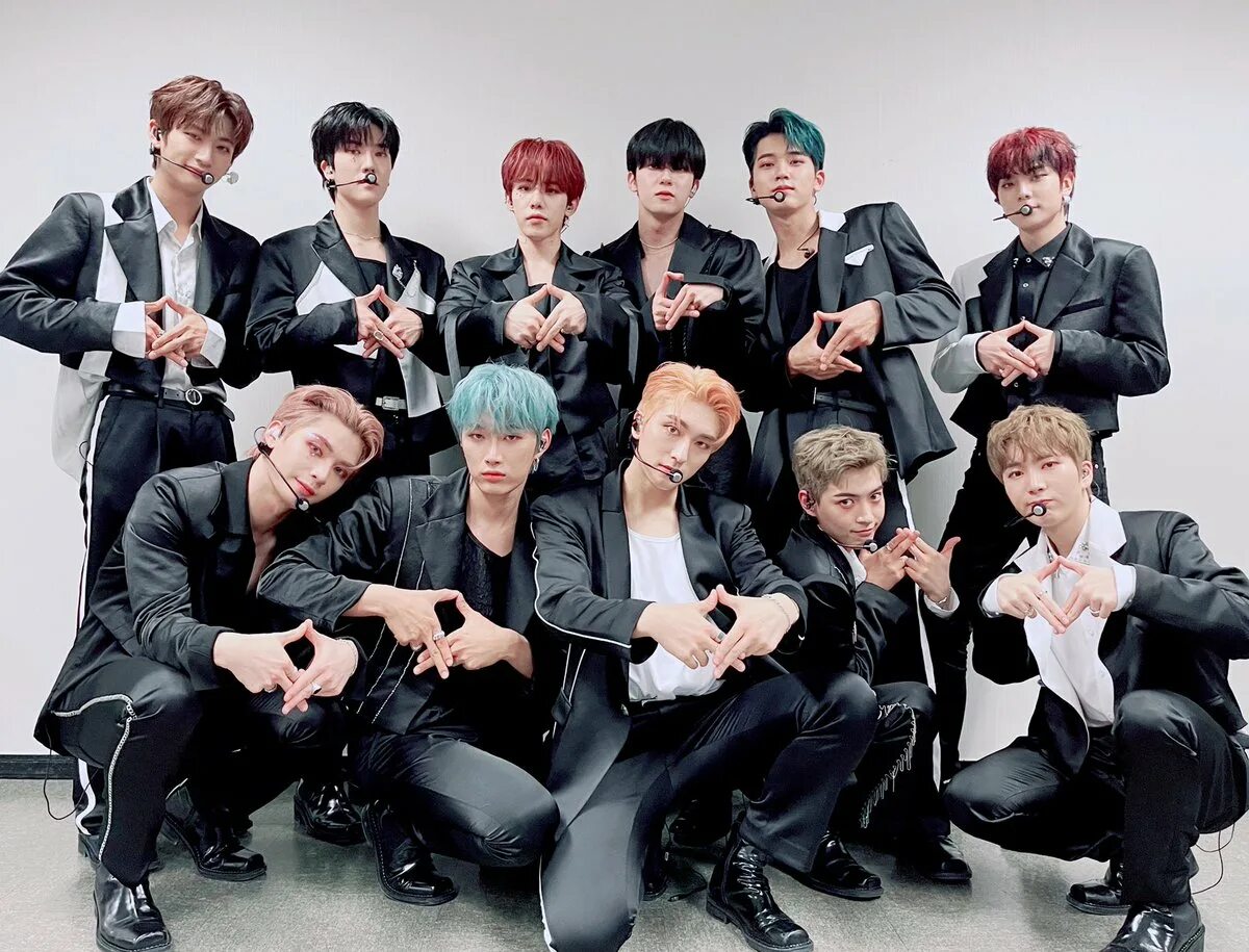 Mirae kpop группа. Чон ун ab6ix. Кей поп группа 5 человек. Ab6ix корейская группа. Группа the boyz.