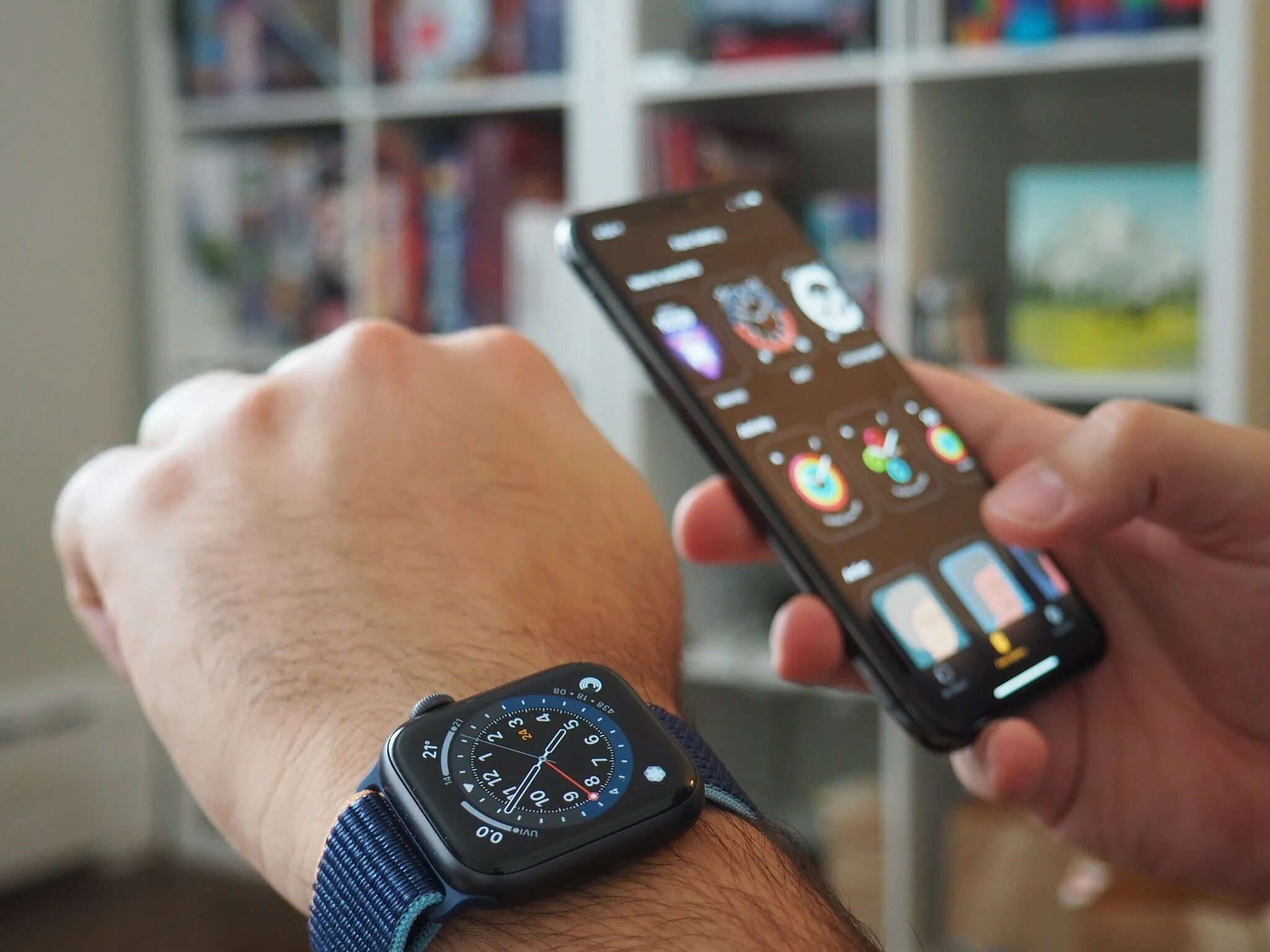 Как перенести apple watch. Apple watch se 44mm. Apple watch se 2021. Циферблаты Apple watch 8. Apple watch 8 и watch se.