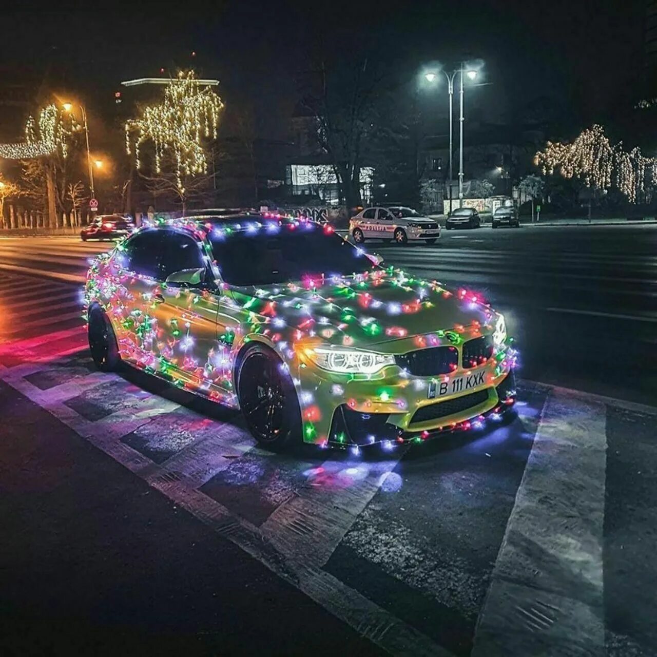 Крутые Тачки. Новогодний BMW. Новогодняя крутая машина. Новогодние Тачки. Крутые фото 2024