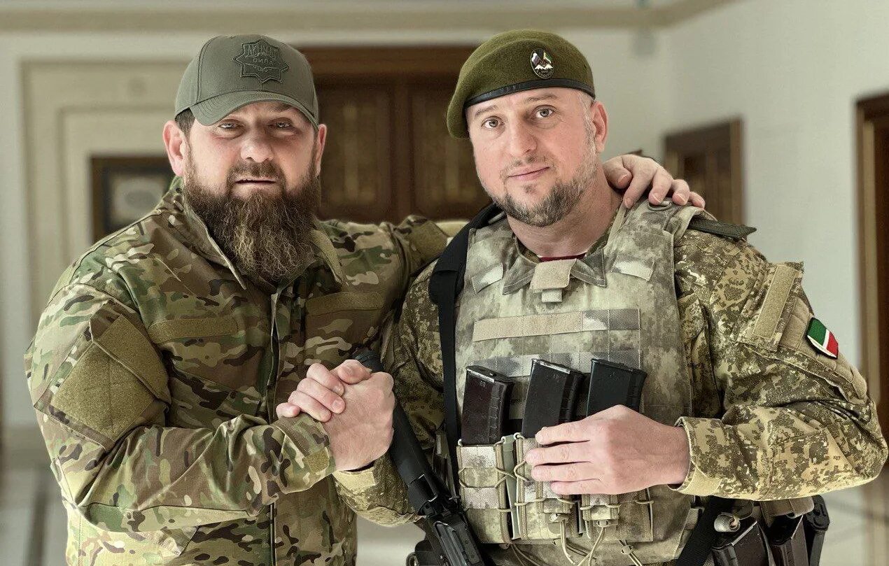 Командир алаудинов. Помощник кадырова апти алаудинов. генерал апти алаудинов.