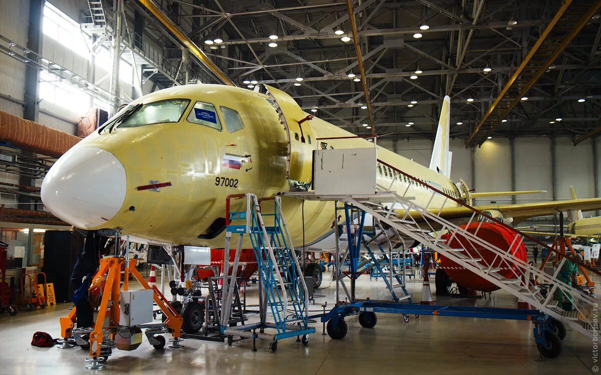 кнааз суперджет 100. 76мд-90а. завод васо воронеж. самолет ил 76. фюзеляж airbus.