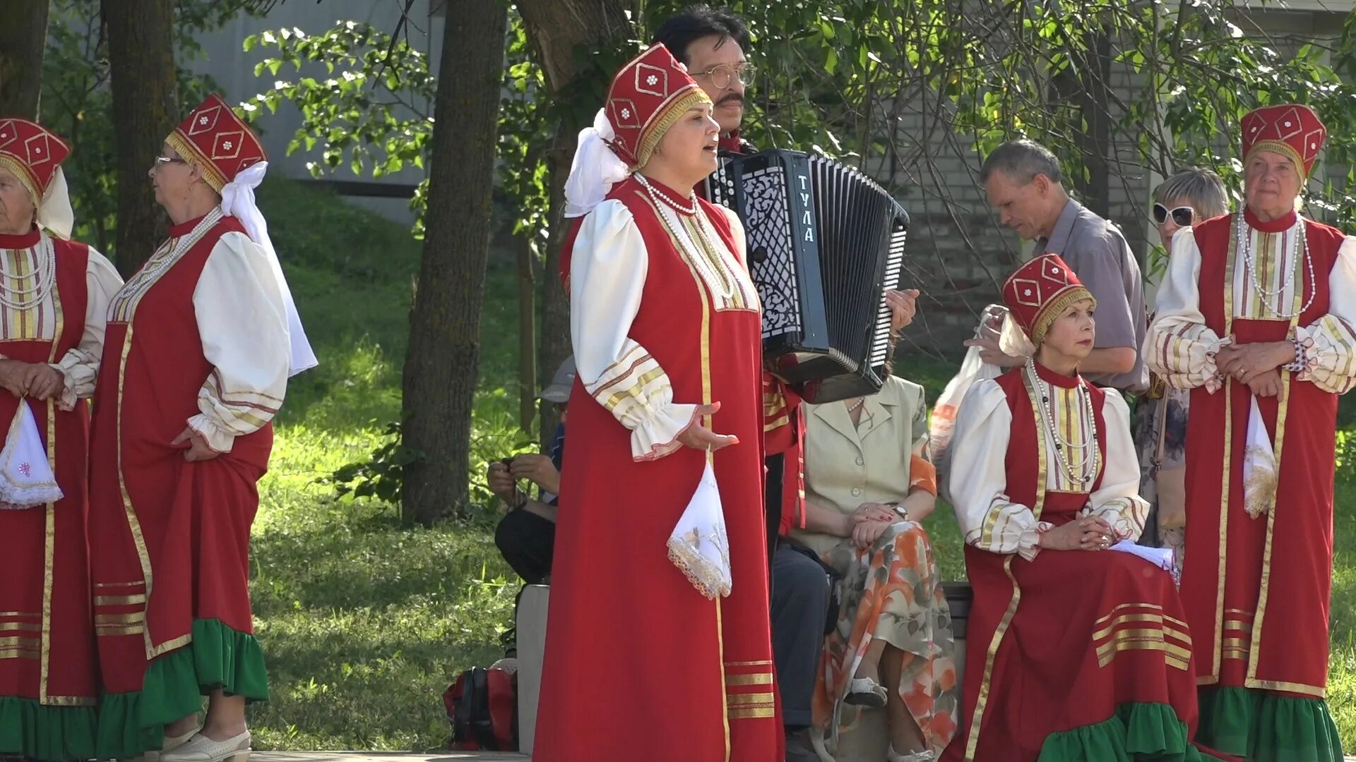 Сергиевский народный хор. Народная песня вечер вечер матушка. Надеждинские напевы. Хор ветеранов уральские напевы волчанск. Родные напевы.