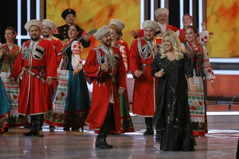 колбенев михаил валерьевич кубанский казачий хор. кубанский казачий хор 19 января 2024. казачий хор костюмы. захарченко казачий хор концерт. кубанский казачий хор на свадьбе.