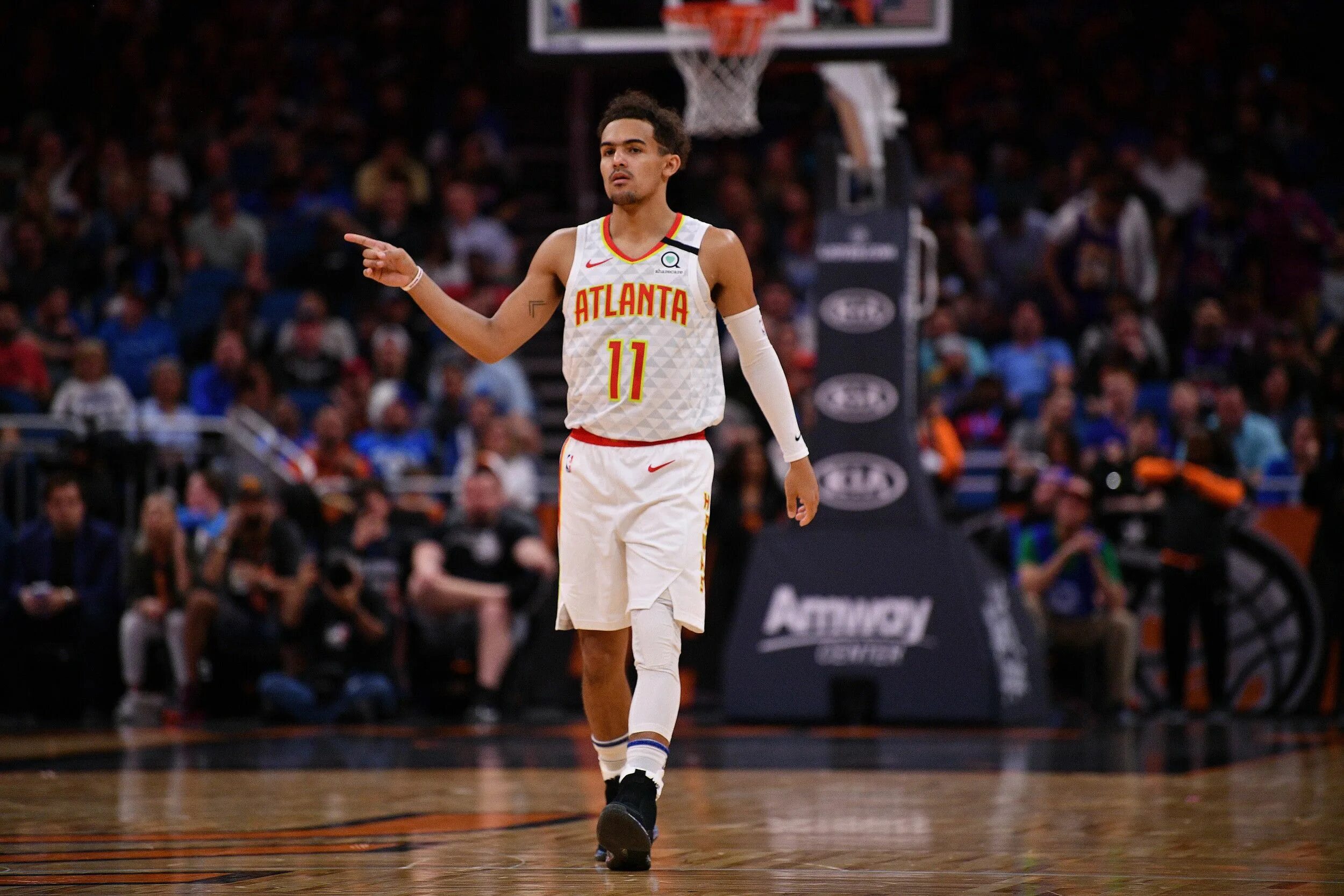 Trae young баскетболист. Trae young Atlanta Hawks. Trae young баскетболист рост. Трей Томпкинс баскетболист.