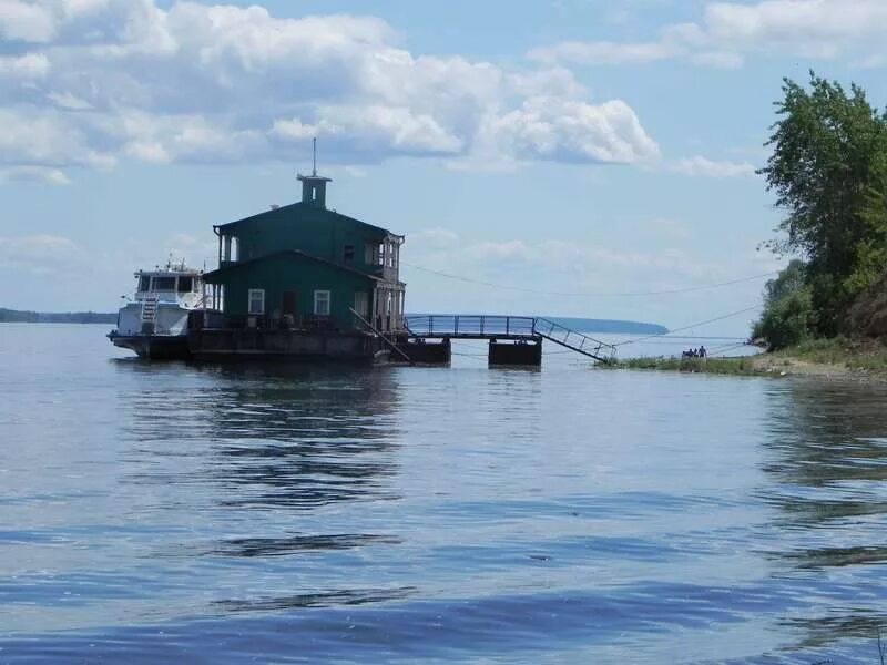 коттеджи в камском устье. посёлок городского типа куйбышевский затон. дома на продажу в устьикинске. камское устье домики. «банкетный дом», камское устье, ул.