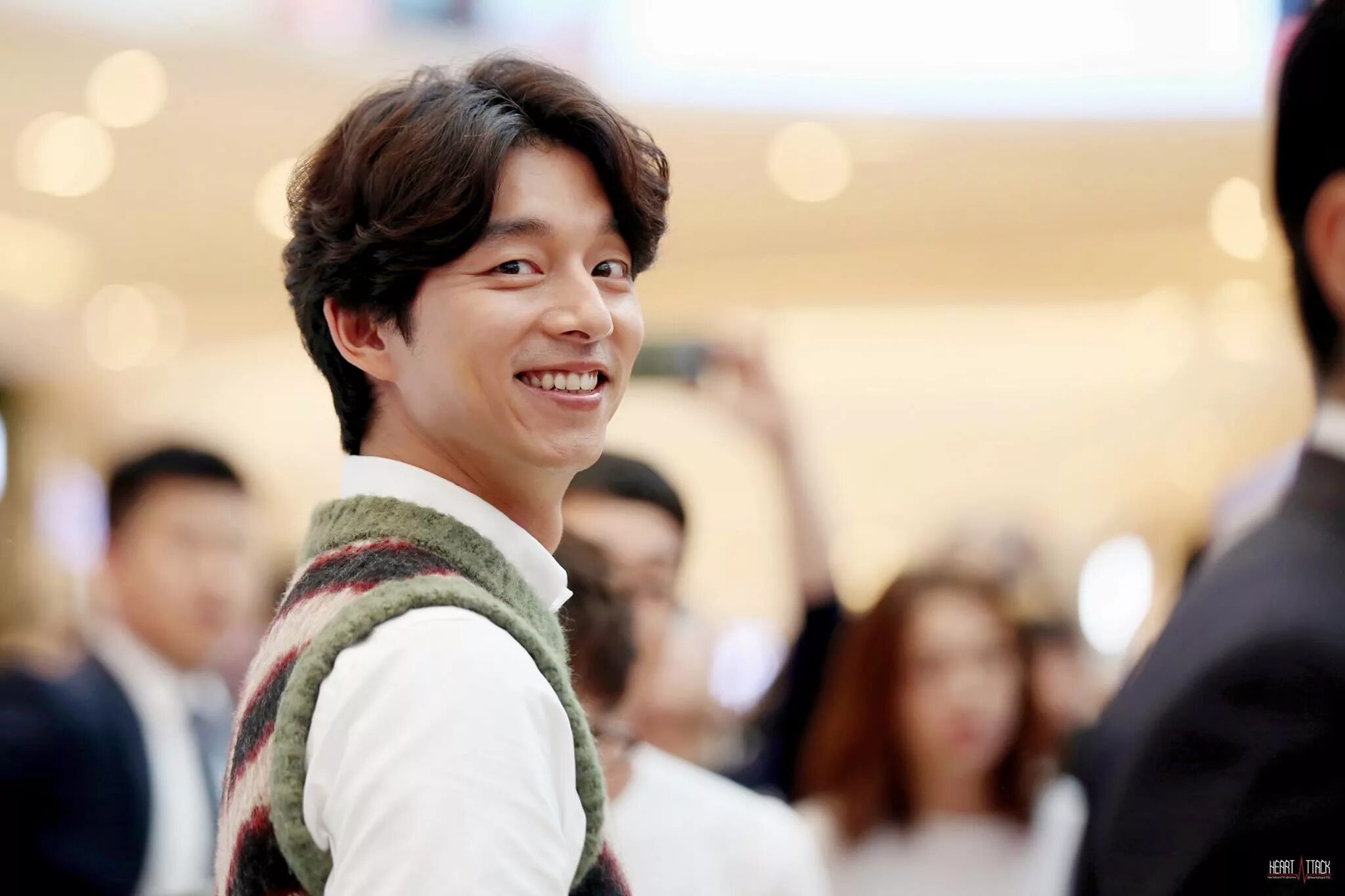 Способный ю. Gong Yoo. Гон ю актер. Гон ю улыбка. Гон ю 2016.