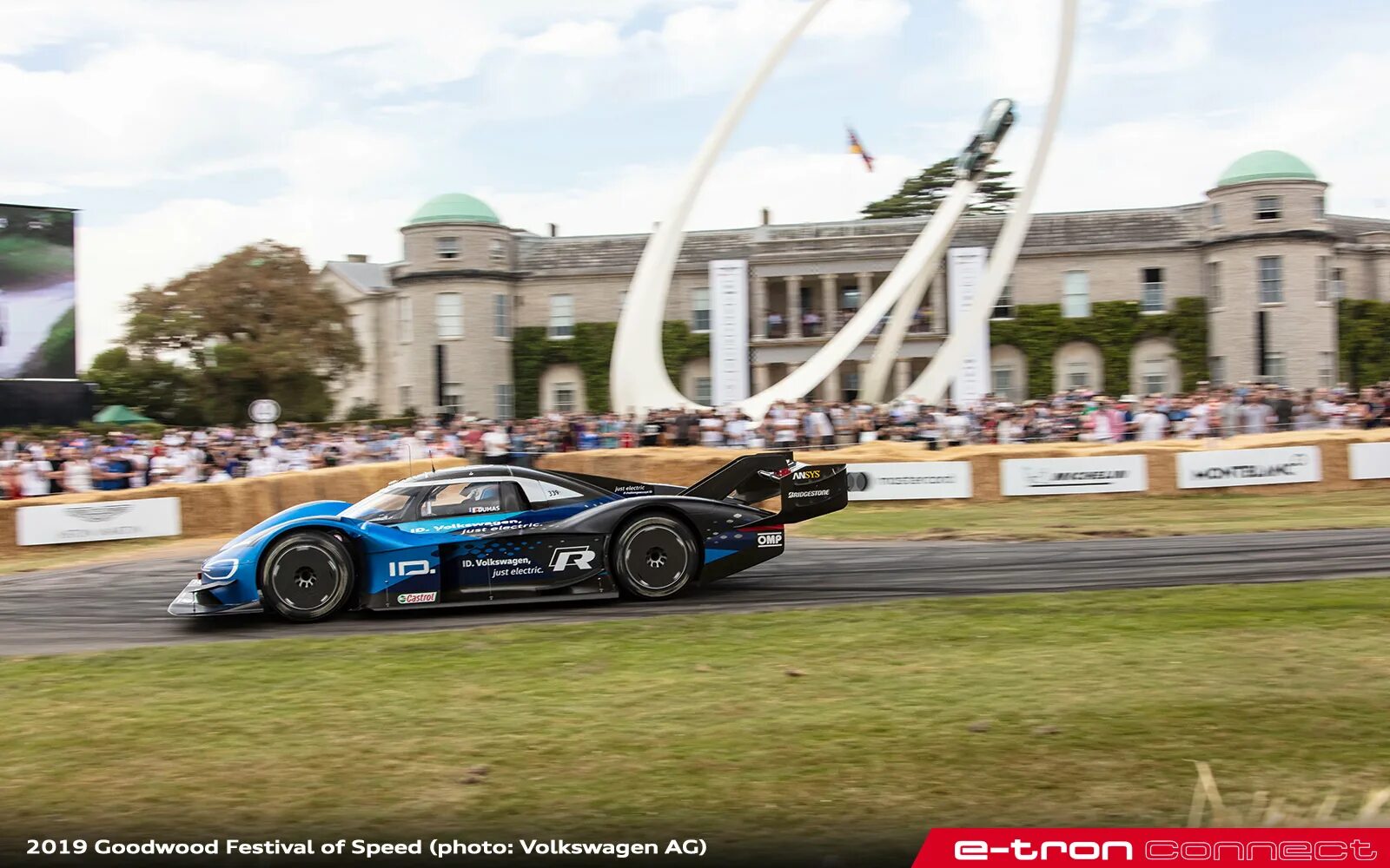 Speed hold. Volkswagen ID R Goodwood. Гудвуд 2019. Goodwood Festival of Speed. Фестиваль Гудвуд 2022.